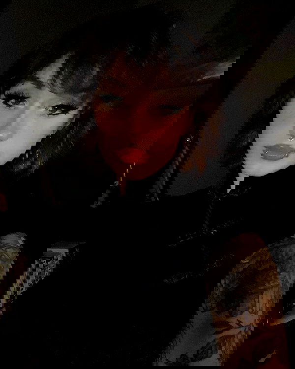 redroomromance redroomromance archive image