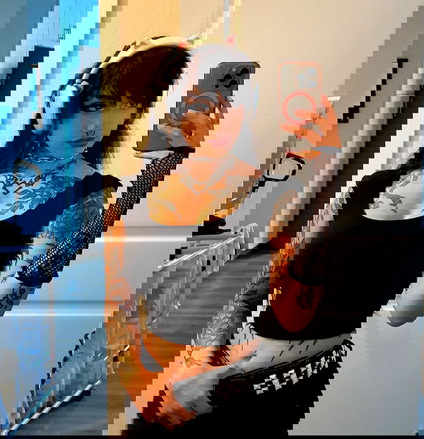 redroomromance redroomromance archive image