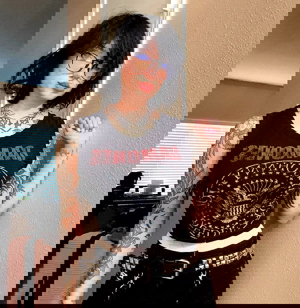 redroomromance redroomromance archive image