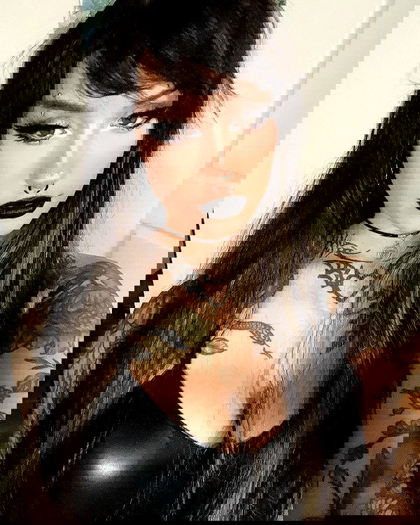 redroomromance redroomromance archive image