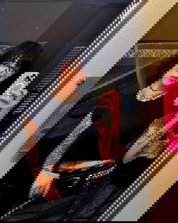 redroomromance redroomromance archive image