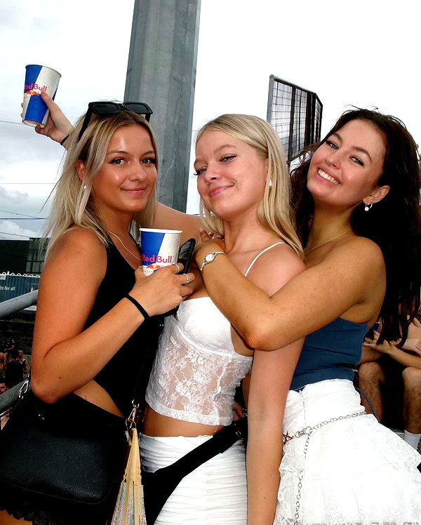rhiannonmates instagram image archive image