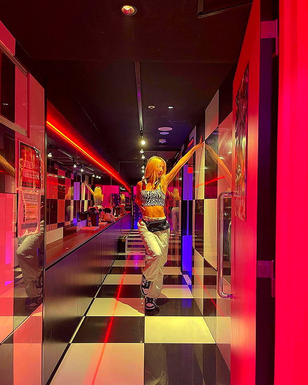 riaraexo instagram image archive image