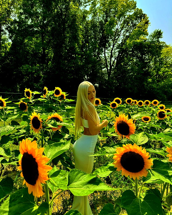 riaraexo instagram image archive image