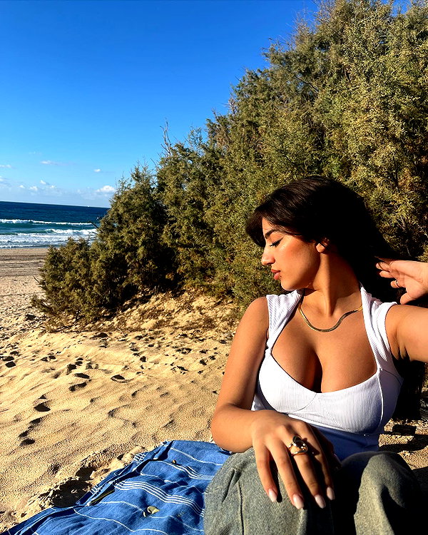 rommy_banouz instagram image archive image