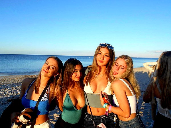 rozhinsafffar instagram image archive image
