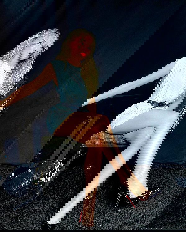 sabrinacarpenter sabrinacarpenter archive image