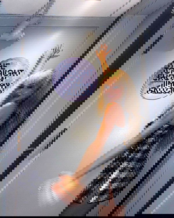 sabrinacarpenter sabrinacarpenter archive image