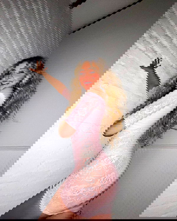 sabrinacarpenter sabrinacarpenter archive image