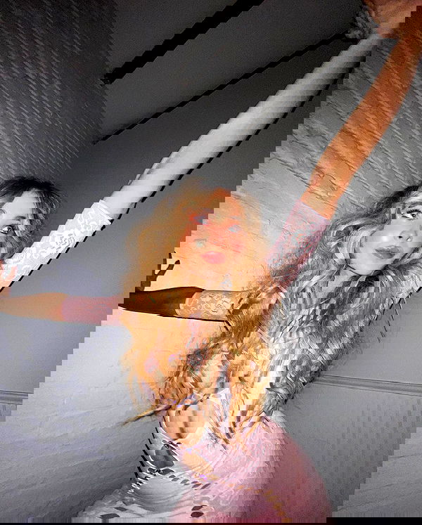 sabrinacarpenter sabrinacarpenter archive image