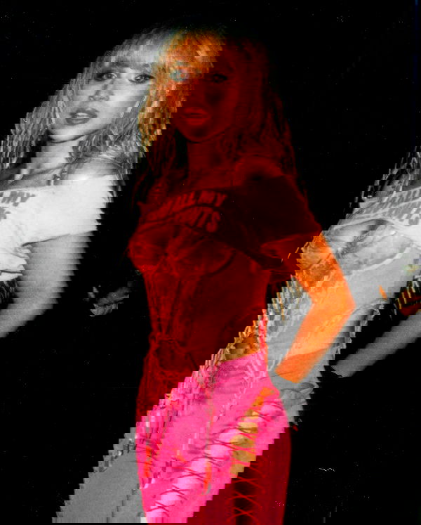 sabrinacarpenter sabrinacarpenter archive image