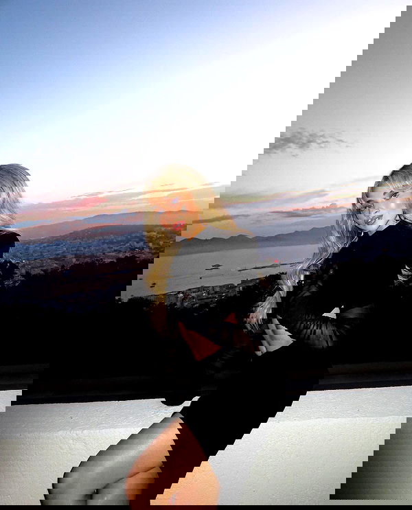 sabrinacarpenter sabrinacarpenter archive image