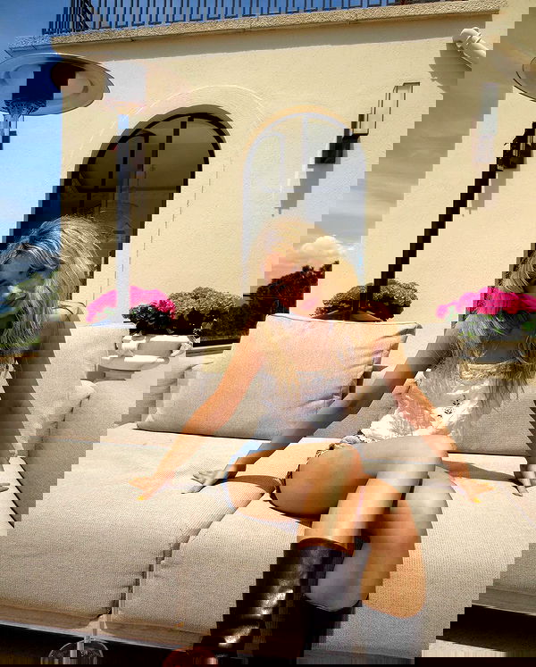 sabrinacarpenter sabrinacarpenter archive image