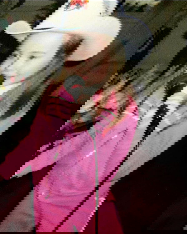 sabrinacarpenter sabrinacarpenter archive image