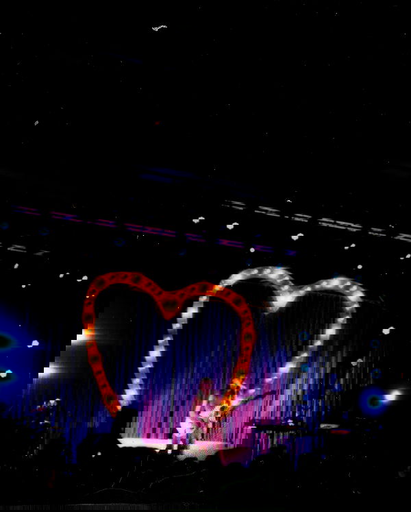 sabrinacarpenter sabrinacarpenter archive image