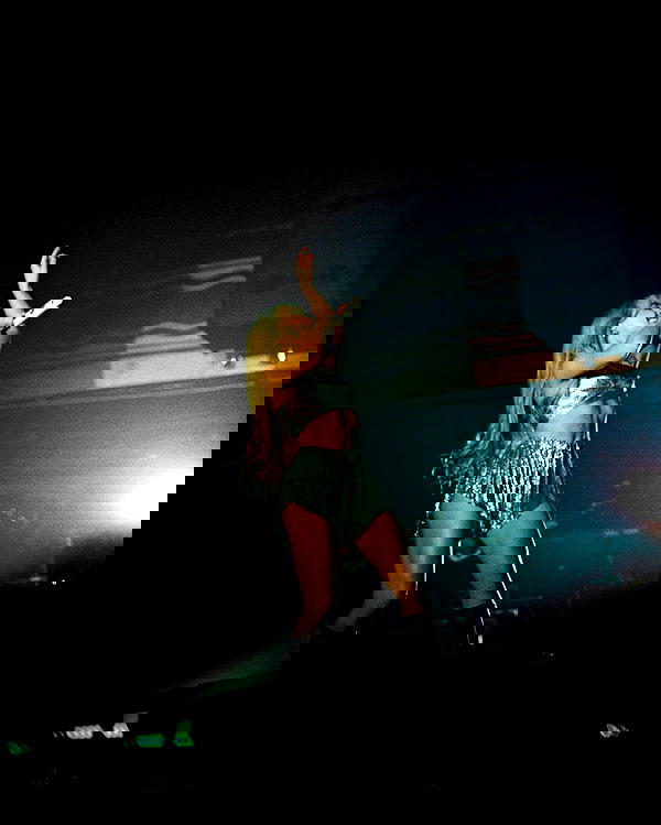 sabrinacarpenter sabrinacarpenter archive image