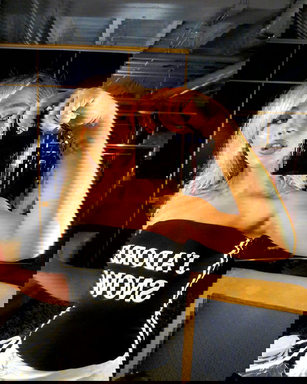 sabrinacarpenter sabrinacarpenter archive image