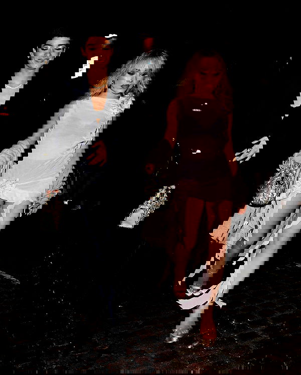 sabrinacarpenter sabrinacarpenter archive image