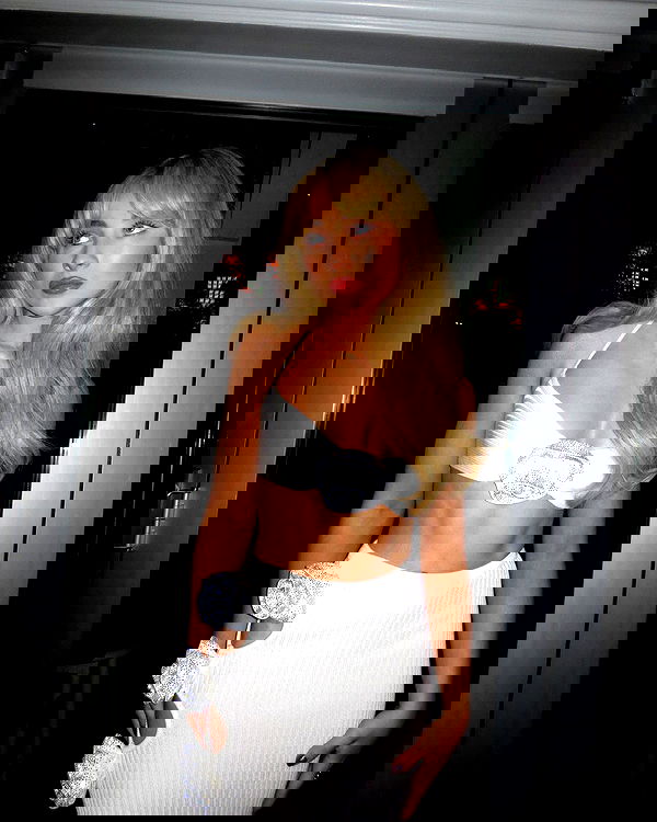 sabrinacarpenter sabrinacarpenter archive image