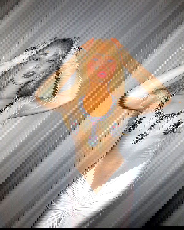 sabrinacarpenter sabrinacarpenter archive image