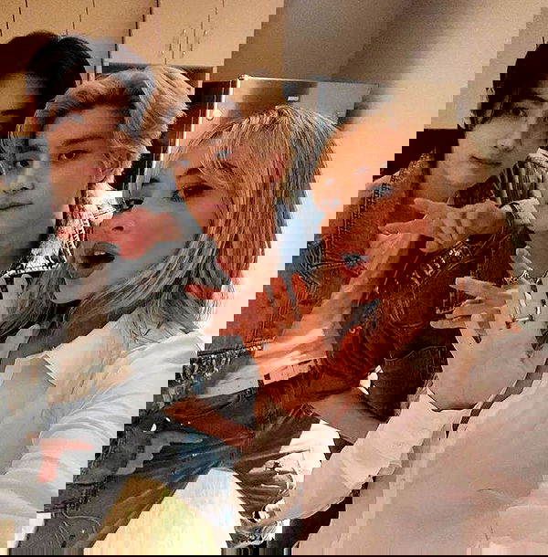 sabrinacarpenter sabrinacarpenter archive image