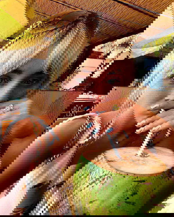 sabrinacarpenter sabrinacarpenter archive image