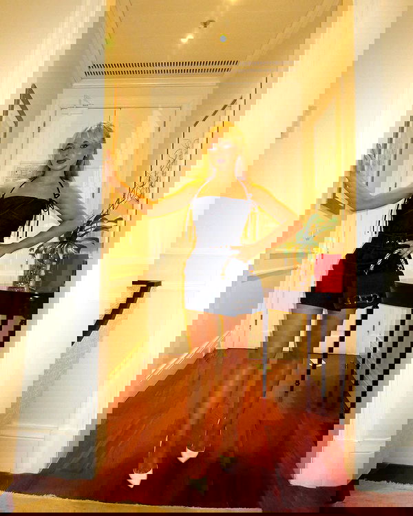 sabrinacarpenter sabrinacarpenter archive image