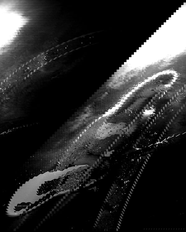 sabrinacarpenter sabrinacarpenter archive image