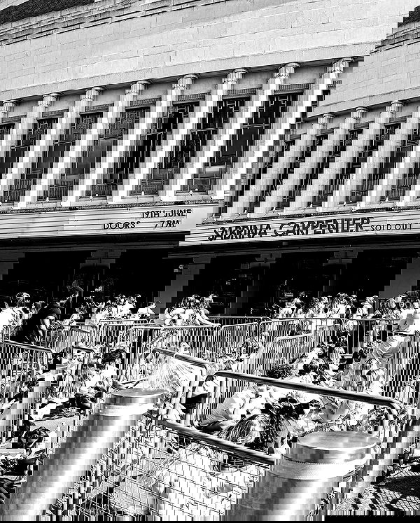 sabrinacarpenter sabrinacarpenter archive image