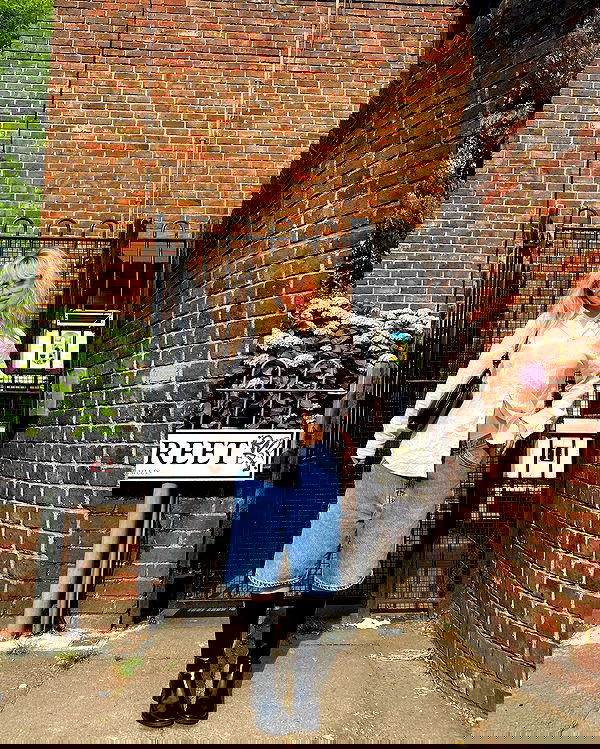 sabrinacarpenter sabrinacarpenter archive image