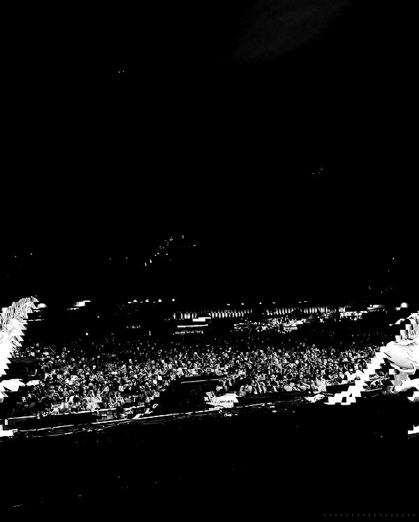 sabrinacarpenter sabrinacarpenter archive image