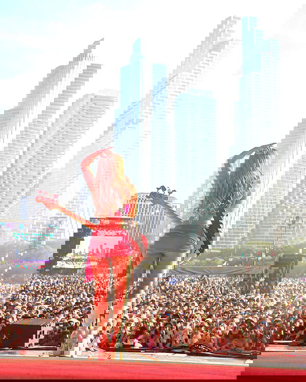 sabrinacarpenter sabrinacarpenter archive image