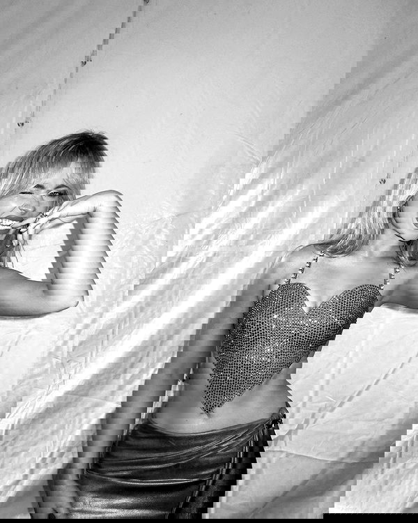 sabrinacarpenter sabrinacarpenter archive image