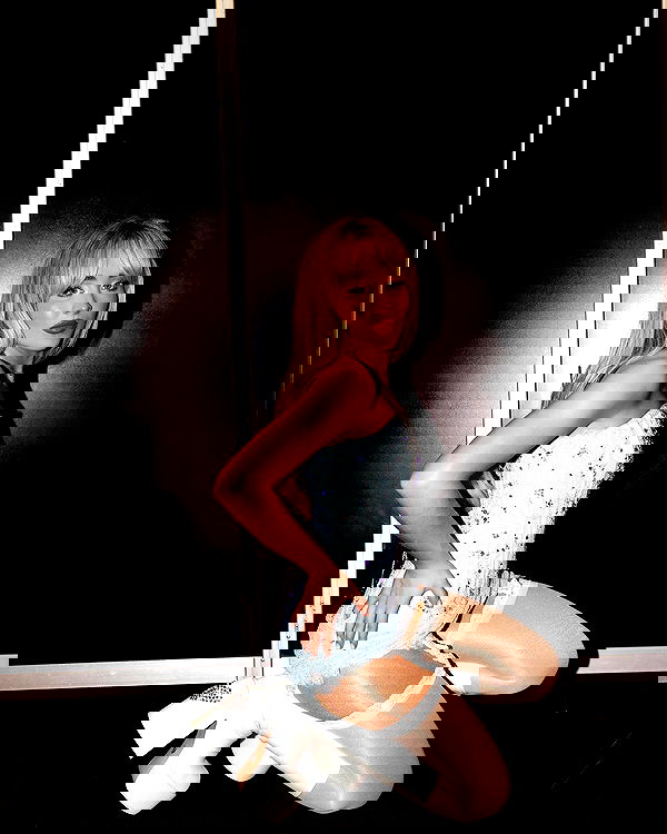 sabrinacarpenter sabrinacarpenter archive image