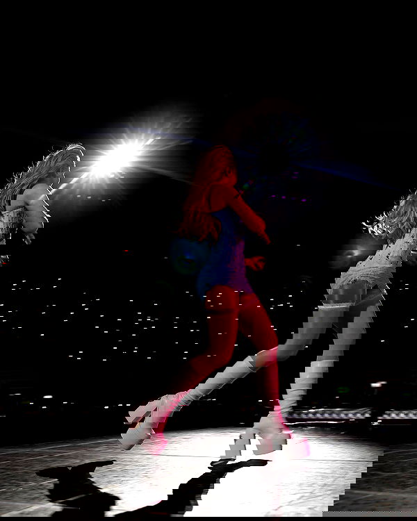 sabrinacarpenter sabrinacarpenter archive image