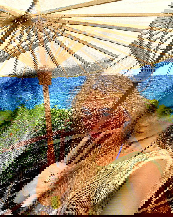 sabrinacarpenter sabrinacarpenter archive image