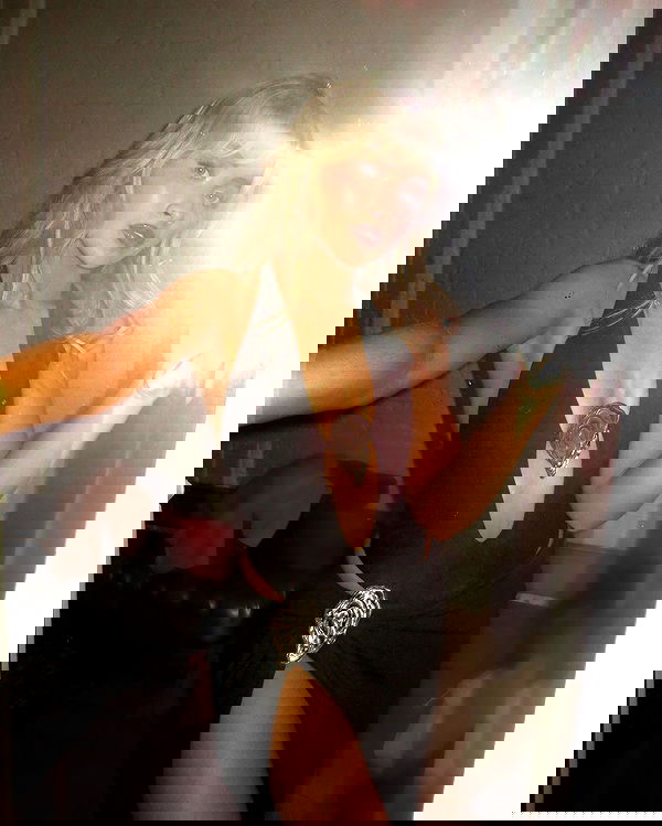 sabrinacarpenter sabrinacarpenter archive image