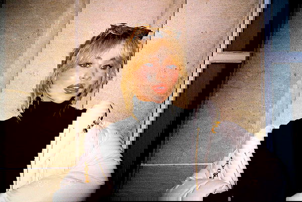 sabrinacarpenter sabrinacarpenter archive image