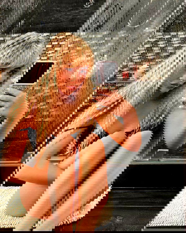 sabrinacarpenter sabrinacarpenter archive image