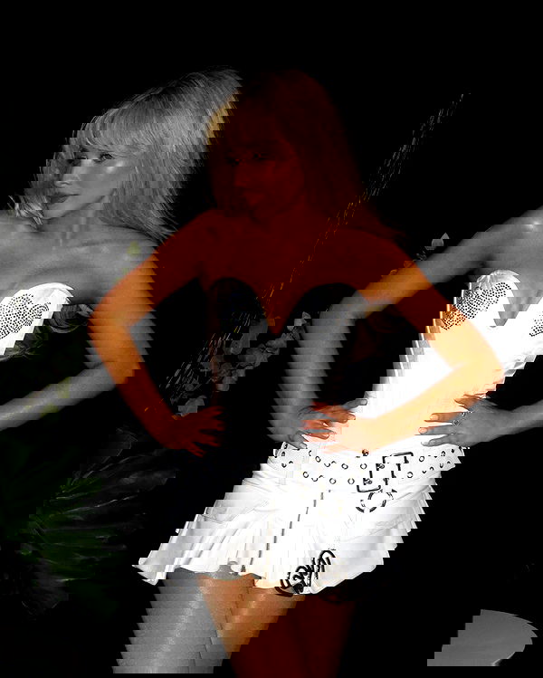 sabrinacarpenter sabrinacarpenter archive image