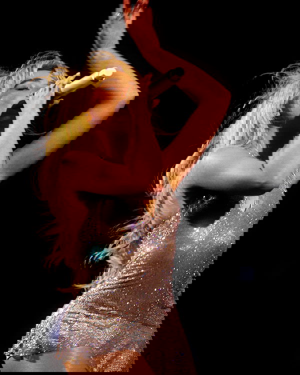 sabrinacarpenter sabrinacarpenter archive image