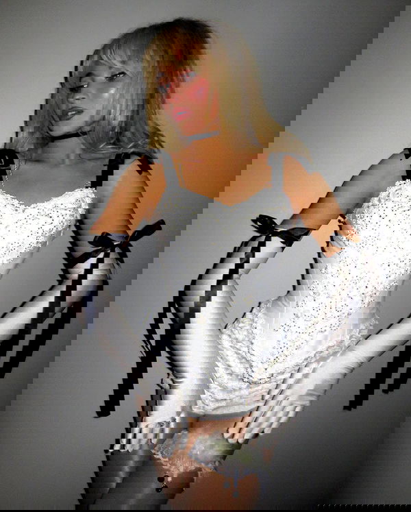 sabrinacarpenter sabrinacarpenter archive image