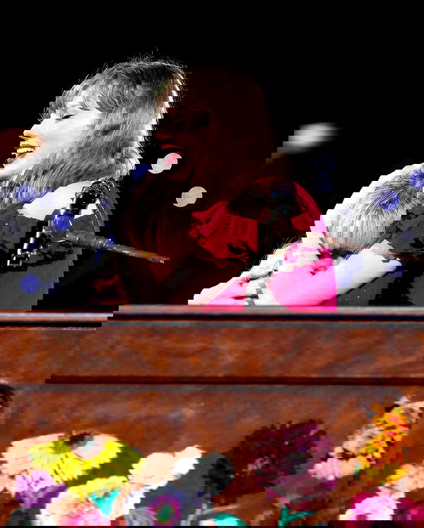 sabrinacarpenter sabrinacarpenter archive image