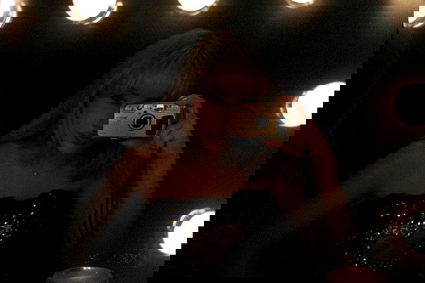 sabrinacarpenter sabrinacarpenter archive image