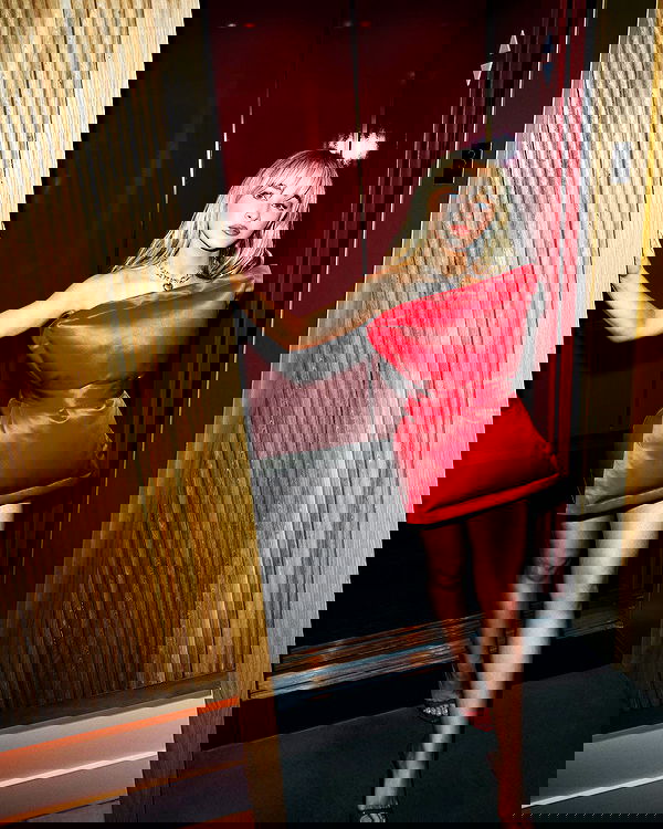 sabrinacarpenter sabrinacarpenter archive image