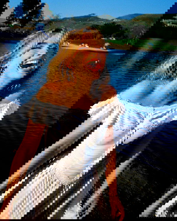 sabrinacarpenter sabrinacarpenter archive image