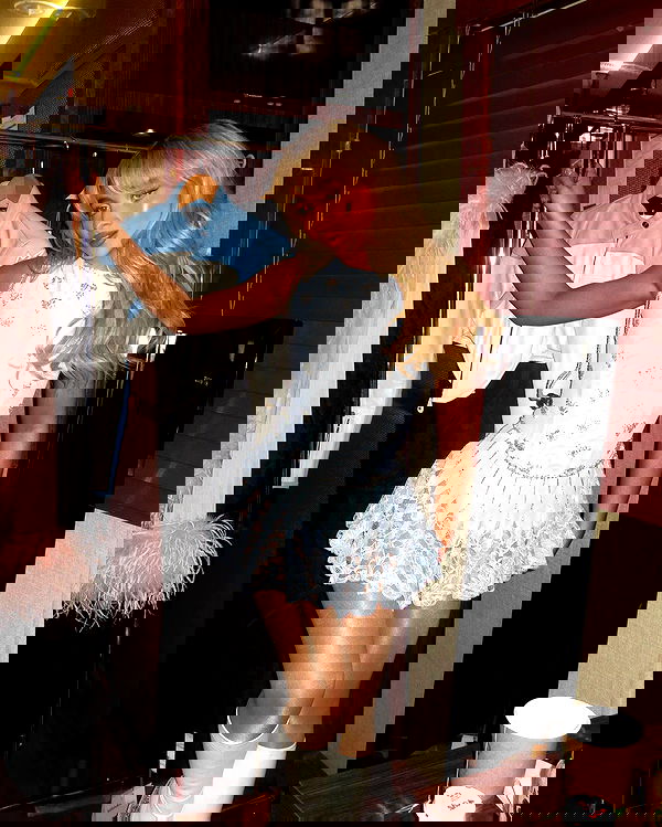 sabrinacarpenter sabrinacarpenter archive image