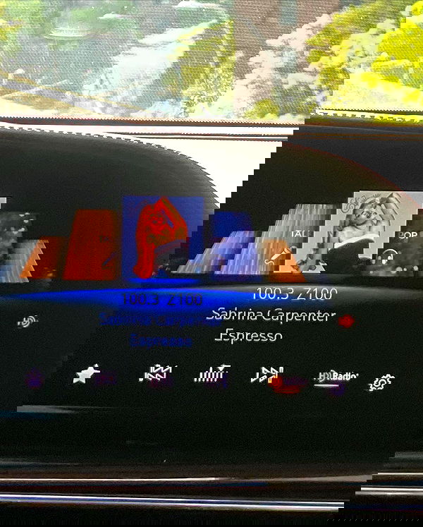 sabrinacarpenter sabrinacarpenter archive image