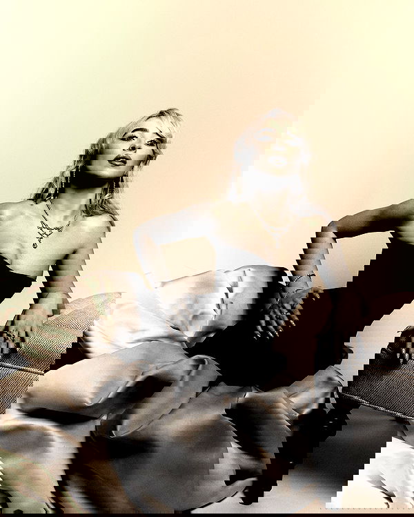 sabrinacarpenter sabrinacarpenter archive image