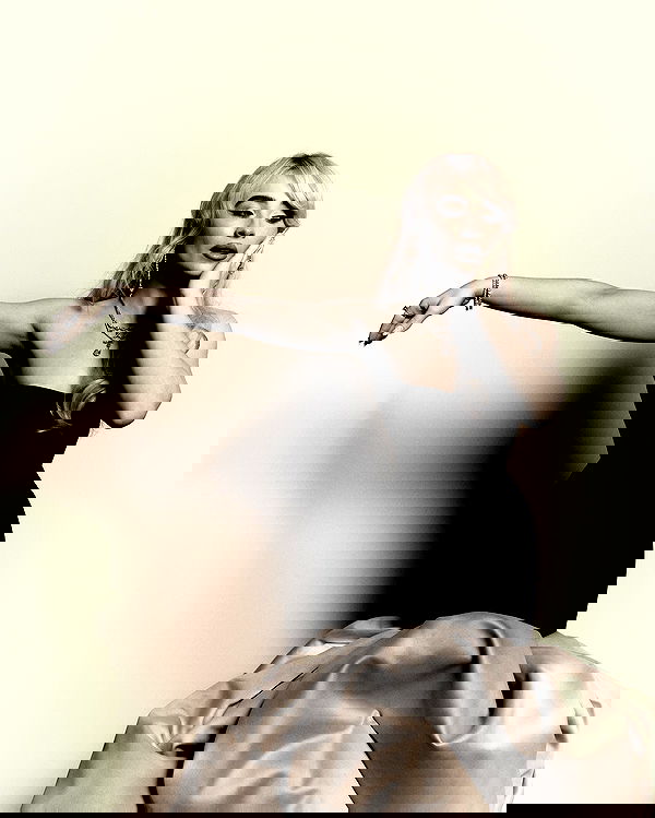 sabrinacarpenter sabrinacarpenter archive image